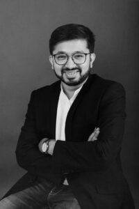 Dr.-akshay-nadkarni-leproscopic-surgen-in-surat